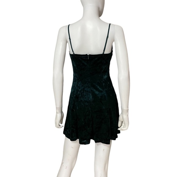Forever 21 Green Velvet Dress - Picture 4 of 9